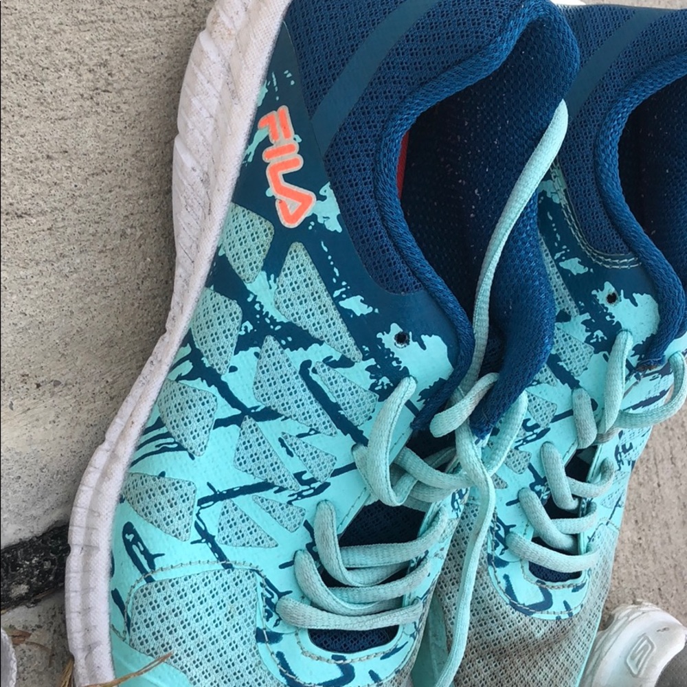 Filas shoes - Picture 2 of 3